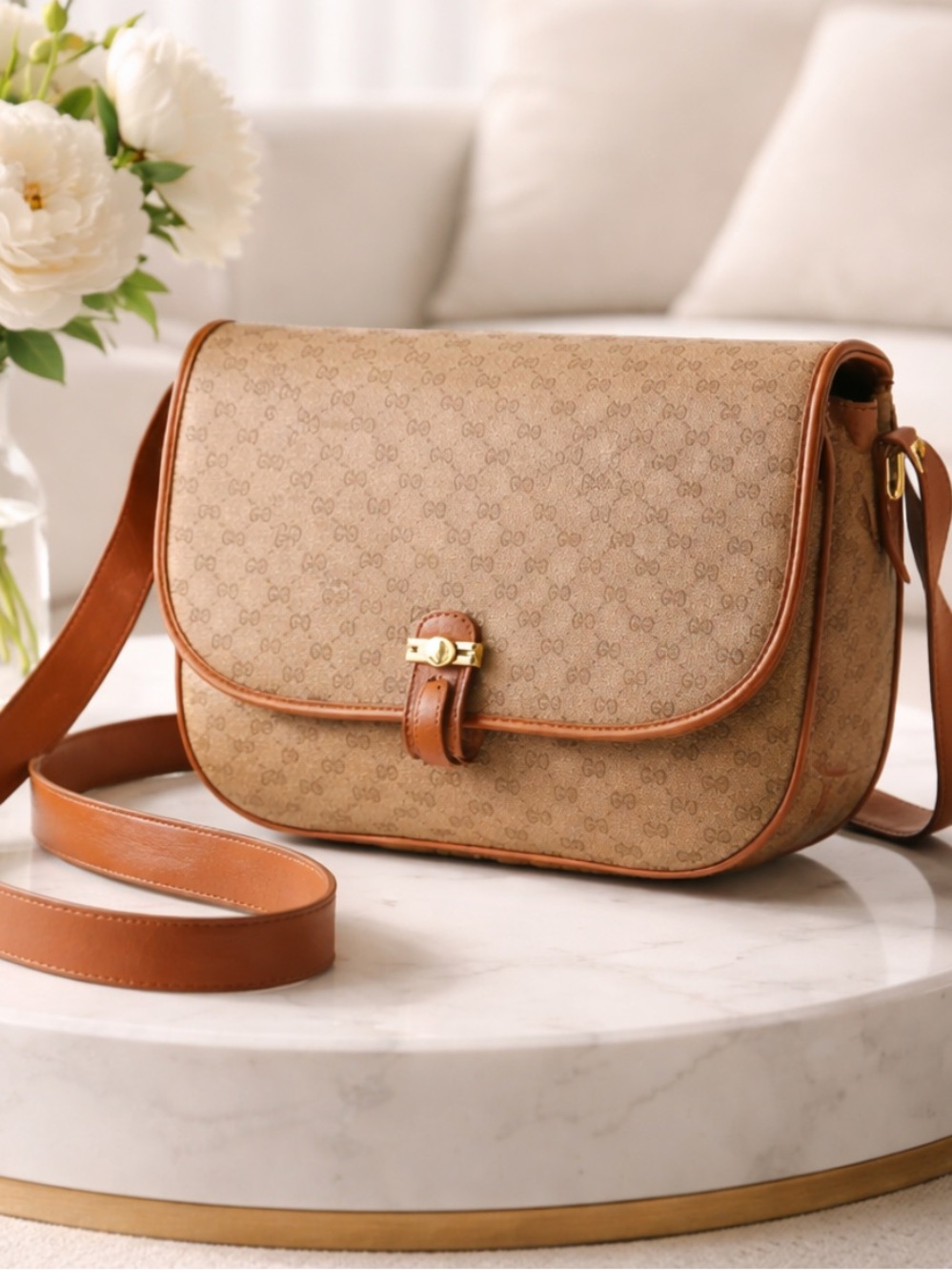 Authentic Gucci Leather Crossbody/Shoulder Bag.